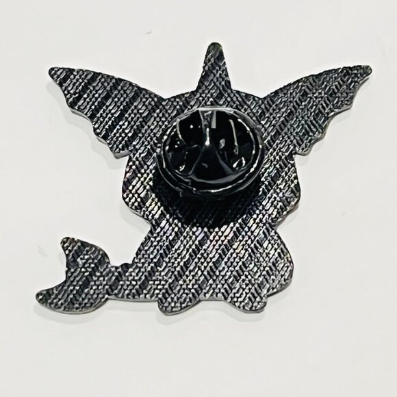 Pokemon Inspired Pikachu Vaporeon Fan Made Enamel Pin - Picture 2 of 2